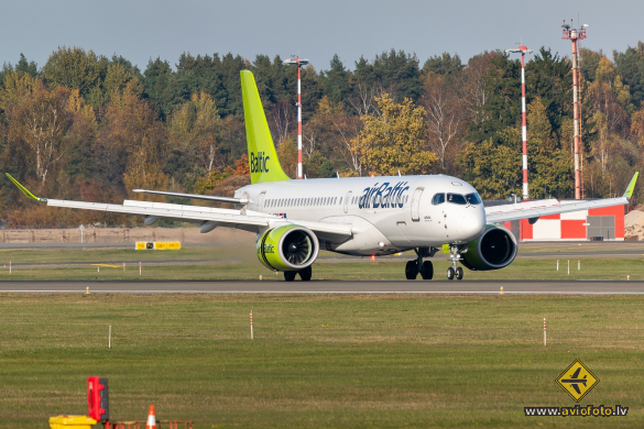 Airbus A220-300